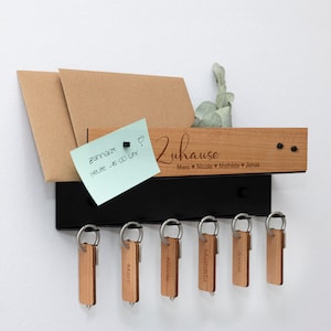 Schlüsselbrett aus Holz personalisiert mit Ablage, Pinwand & individueller Gravur, modernes Design, hochwertig und stabil, MADE IN GERMANY