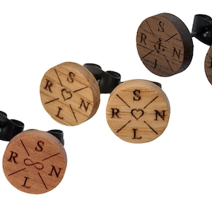 Wooden stud earrings with engraving and initials of your family, individually personalized Earring with engraving image 1