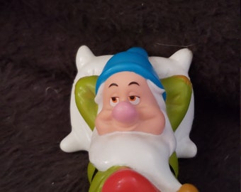 Disney Snow White 7 Dwarf Figurine