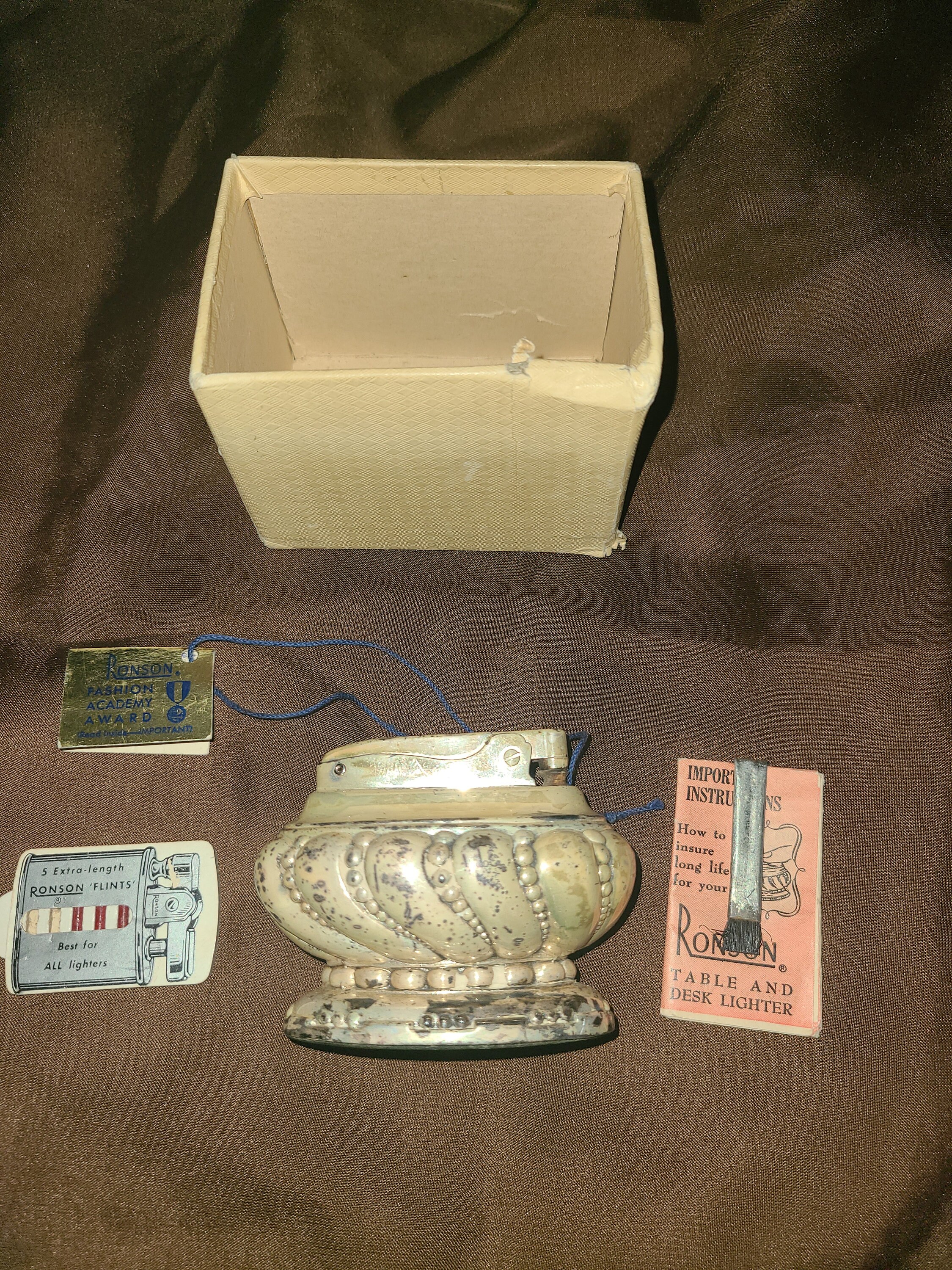 ronson crown cigarette lighter "CROWN" Table Vintage Ronson Crown Table Lighter, Silver