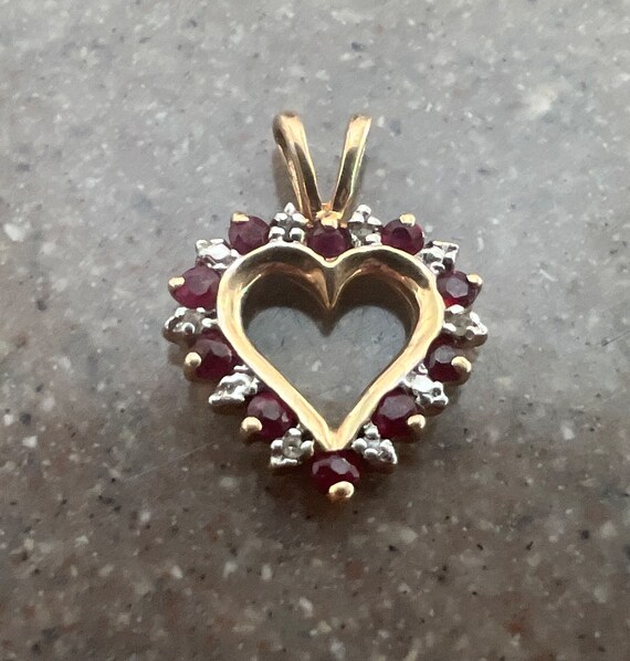 Vintage 10K Yellow Gold Ruby & Diamond Heart Penda