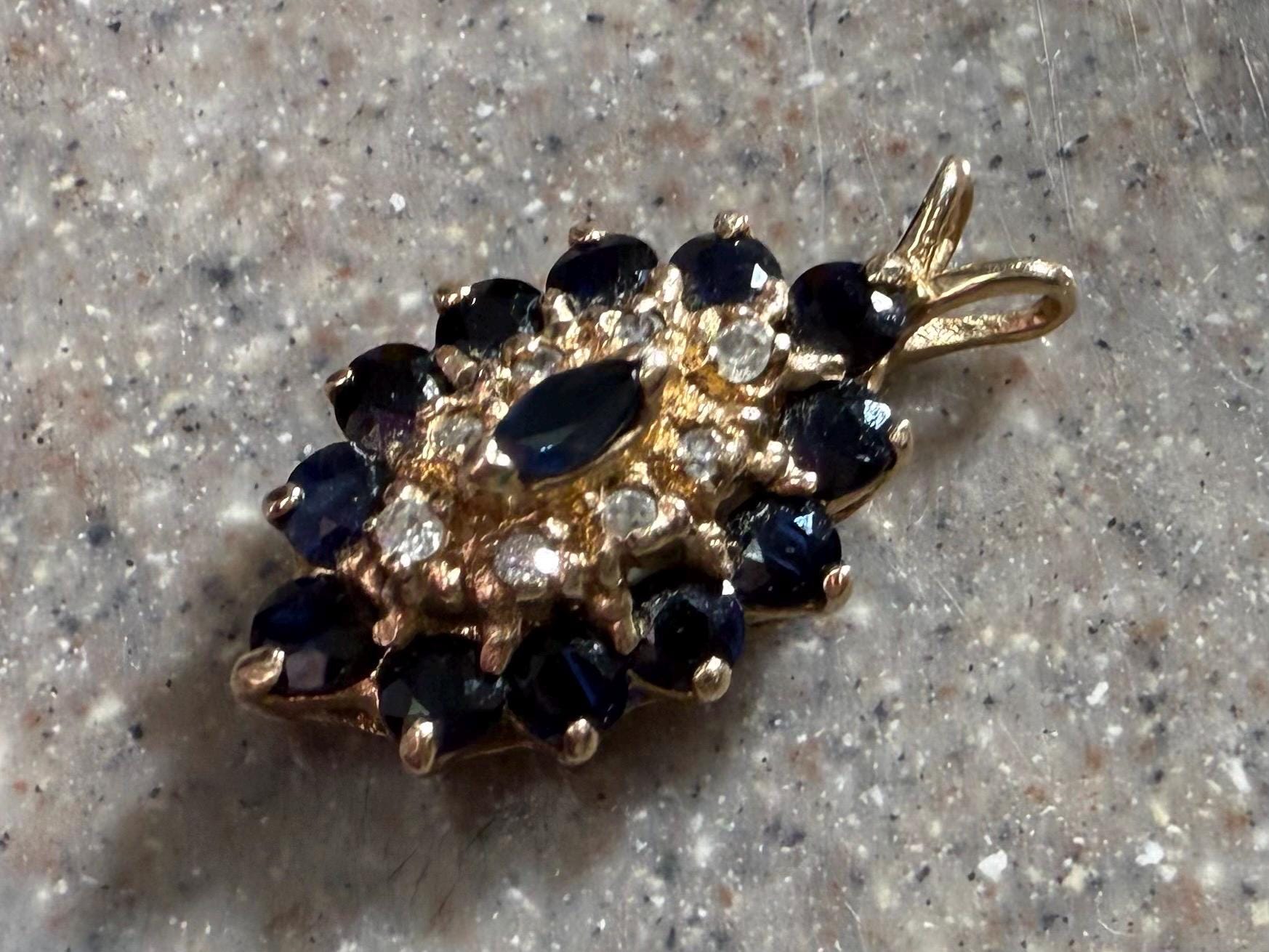 Vintage 14K Yellow Gold Blue Sapphire & Diamond Cluster Pendant