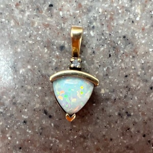 Vintage 10K Yellow Gold Opal & Diamond Pendant