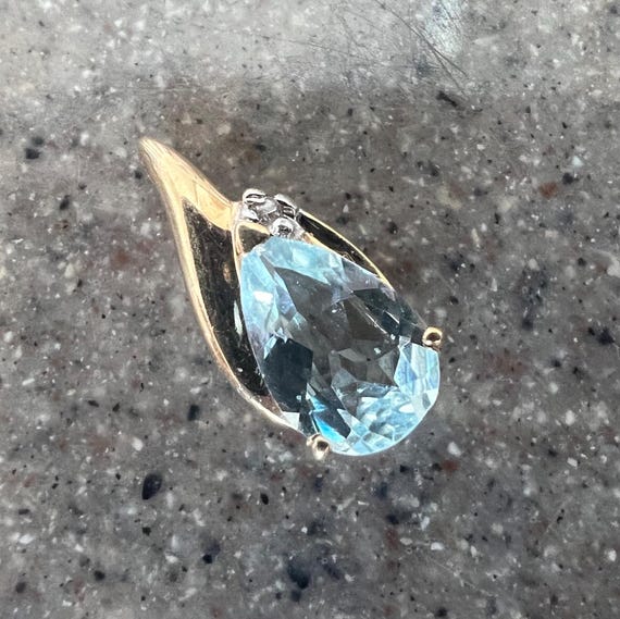 Vintage 10K Yellow Gold Aquamarine & Diamond Pend… - image 5