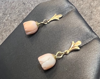 Vintage 14K Yellow Gold Angel Skin Coral Tulip Flower Dangle Earrings