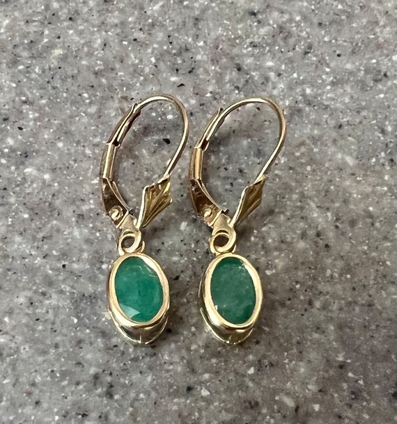 Vintage 14K Yellow Gold Natural Emerald Drop Dangl