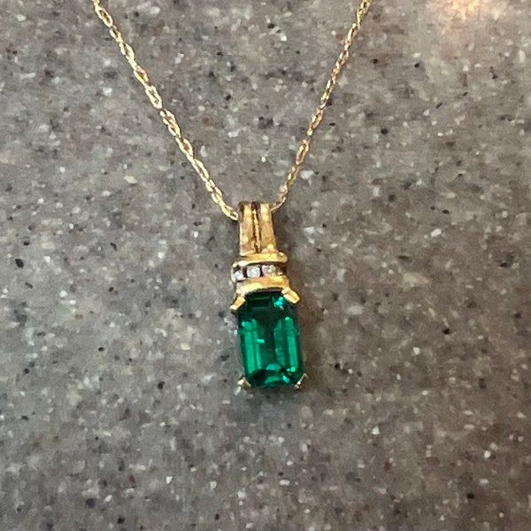 Vintage 10K Yellow Gold Lab Emerald & Diamond Pendant Necklace