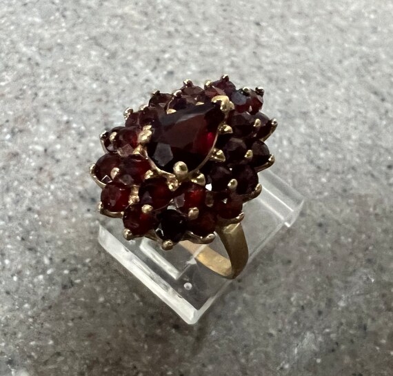 Vintage 10K Yellow Gold Garnet Cocktail Ring