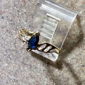 Vintage 10K Yellow Gold Blue Sapphire & Diamond Ring Size 6.25