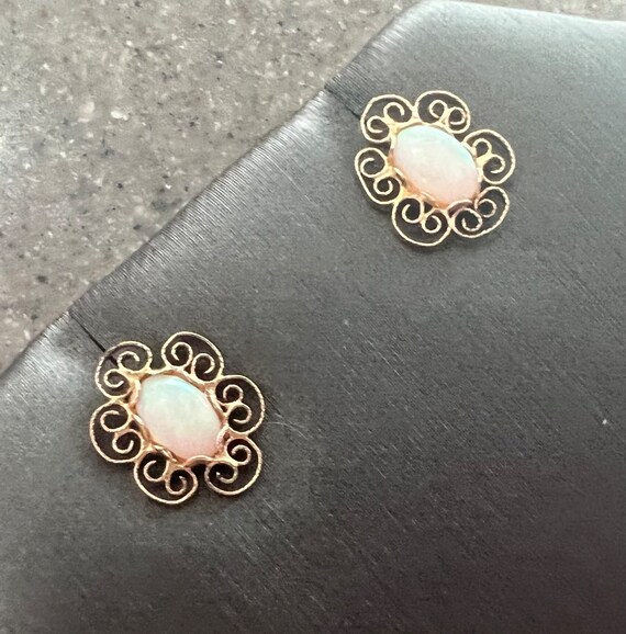 Vintage 14K Yellow Gold White Opal Stud Earrings - image 8