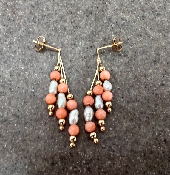 Vintage 14K Yellow Gold Coral & Pearl Dangle Earr… - image 4