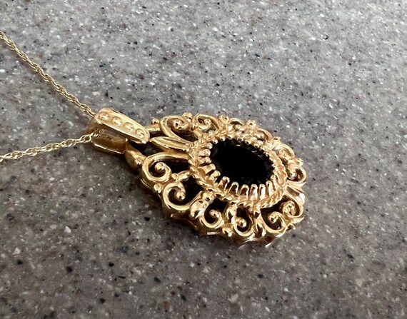 Vintage 14K Yellow Gold Garnet Pendant Necklace - image 8
