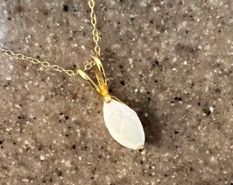 Vintage 14K Yellow Gold Opal Pendant with Plated Chain Necklace