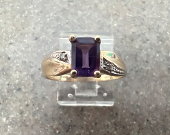 Vintage 10K Yellow Gold Amethyst & Diamond Ring