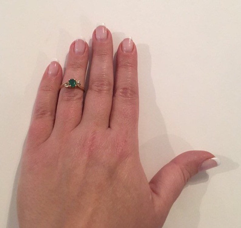 Vintage 14K Yellow Gold Natural Genuine Oval Emerald /& Diamond Bypass Ring