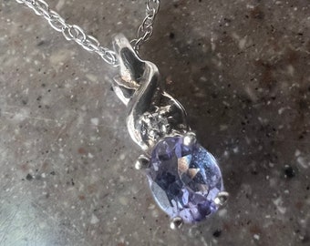 Vintage 10K White Gold Tanzanite & Diamond Pendant 16” Necklace