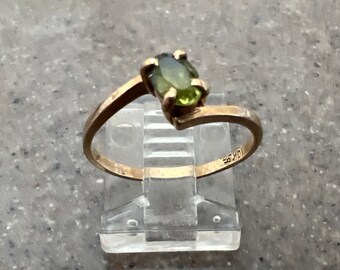 Vintage 10K Yellow Gold Peridot Solitaire Ring