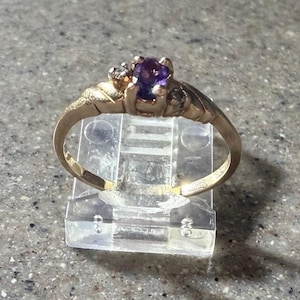 Vintage 10K Yellow Gold Amethyst & Diamond Ring Size 6.25