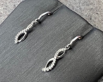 Vintage 10K White Gold Diamond Drop Dangle Earrings