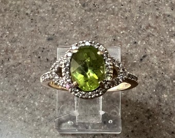 Vintage 10K Yellow Gold Green Peridot & Diamond Halo Ring