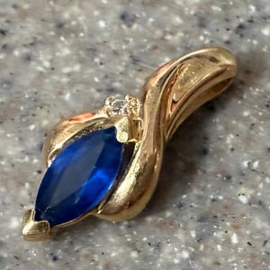 Vintage 14K Yellow Gold Blue Sapphire & Diamond Pendant