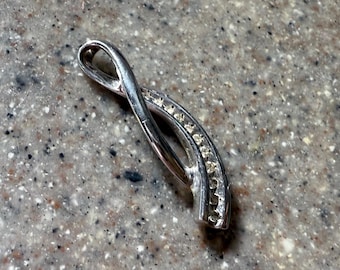 Vintage 10K White Gold Diamond Pendant