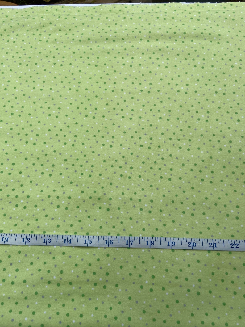 Dots on Green|Super Snuggle Flannel Cotton Fabric Flannel Fat Quarter