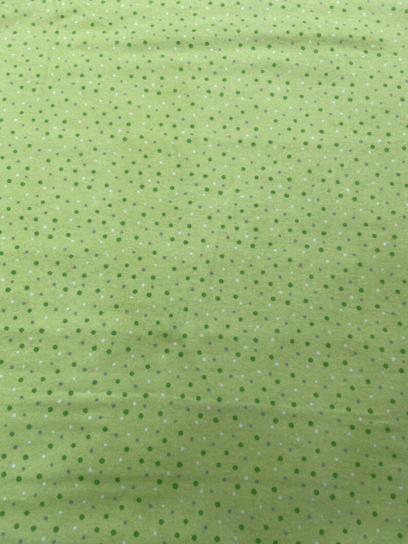 Dots on Green|Super Snuggle Flannel Cotton Fabric Flannel Fat Quarter