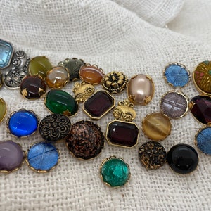 28 Pieces, Antique & Vintage Glass Jewels, Prong Set, Jewelry Findings, Aventurine, Moonglow, Faceted, Lustered