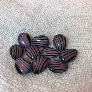 Moonglow Jewels, Oval with Point 18mm, Purple and Black