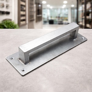 Industrial Steel Barn Door Handle – Loft Door Pull, 10-36 Inch