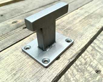 Modern Clothes Hanger Single Hanger on Steel base