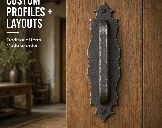 Custom English Barn Door Handle – Forged Steel Pull, Traditional Ironwork Style