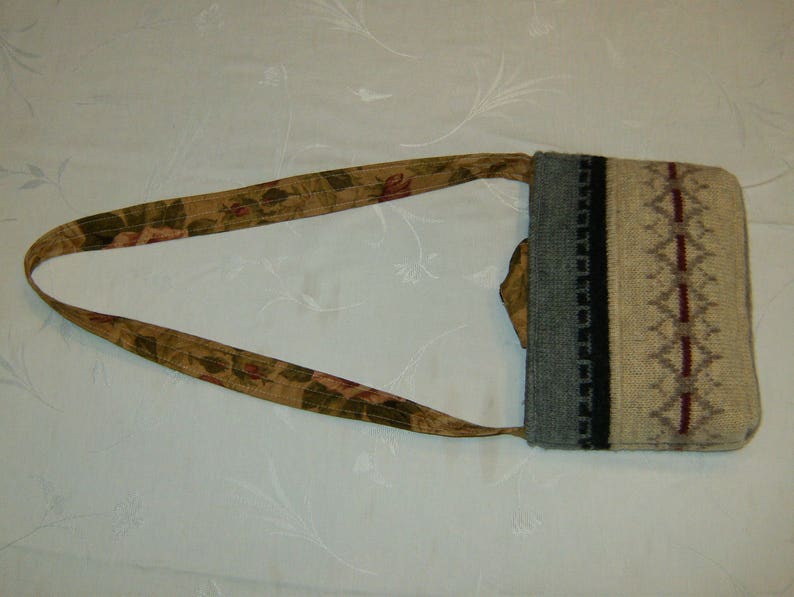 Crossbody Sweater Handbag Lined Crossbody Messenger Bag Upcycled Sweater Purse