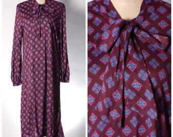 Vintage raspberry red bow tie tile print pattern maxi dress