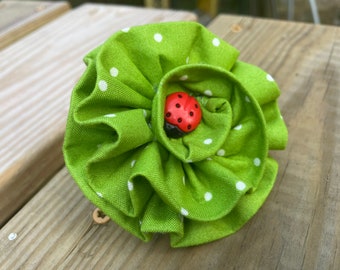 Green Fabric Flower, Collar Flower, Dog Collars, Pet Accessories - Flowers - Attachment- Pet Accessories - Removable, Polka Dot