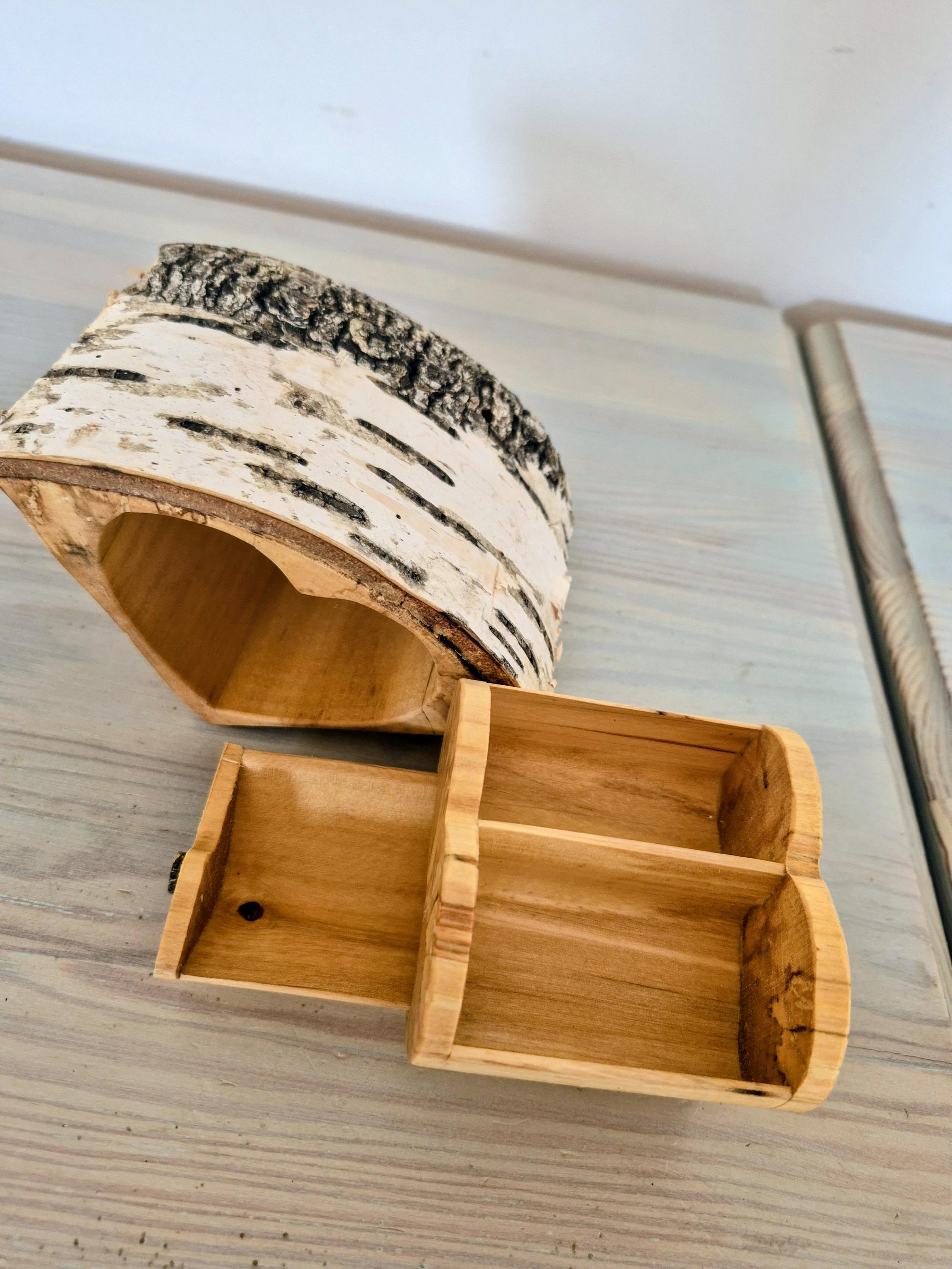 Heart-shaped White Birch Box – Artisan Wood Jewelry Box With