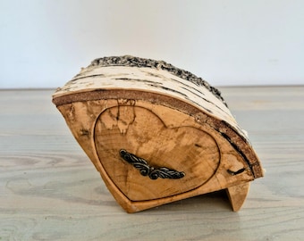 Heart-Shaped White Birch Box – Artisan Wood Jewelry Box with Secret Compartment, Eco-Friendly Gift