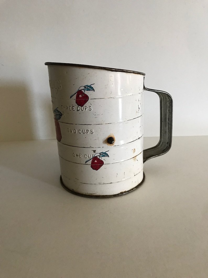 Vintage Bromwell/'s sifter3 Cup metal flour sifterAPPLEred white vintage kitchenkitchenwaredecor display proprustic chippy charmworks