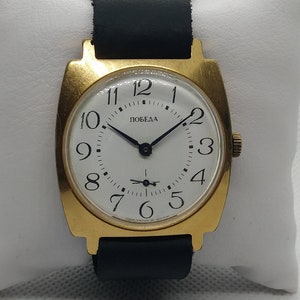 Pobeda Watch, Vintage USSR Watch, Mechanical Watch, Mens Wrist Watch, Services Watch, White watch