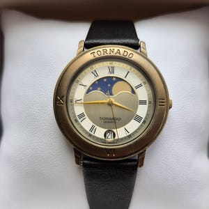 Tornado Quarzuhr mit Mondphasenkalender, Datumsanzeige, Japan-Uhrwerk