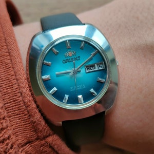 Rare Early watch Orient, blue watch, Original Japan watch, mechanical watch, date and day calendar.