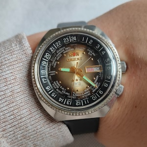 RARE Vintage Orient WORLD DIVER watch, Sea World Orient, Orient wd, Automatic Watch, World Time watch, Day and Date, orient sw