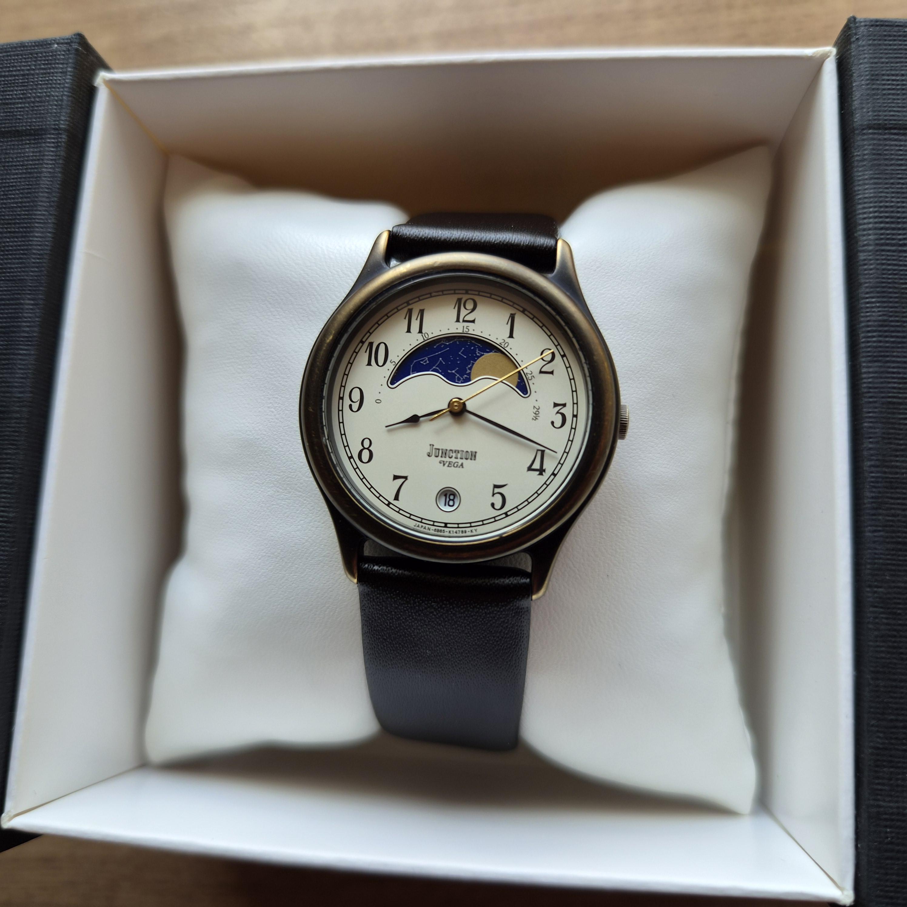 CITIZEN VEGA Junction クォーツ和腕時計 十二支 暦 Citizen Vega Junction Square Quartz Watch With Moon Phases