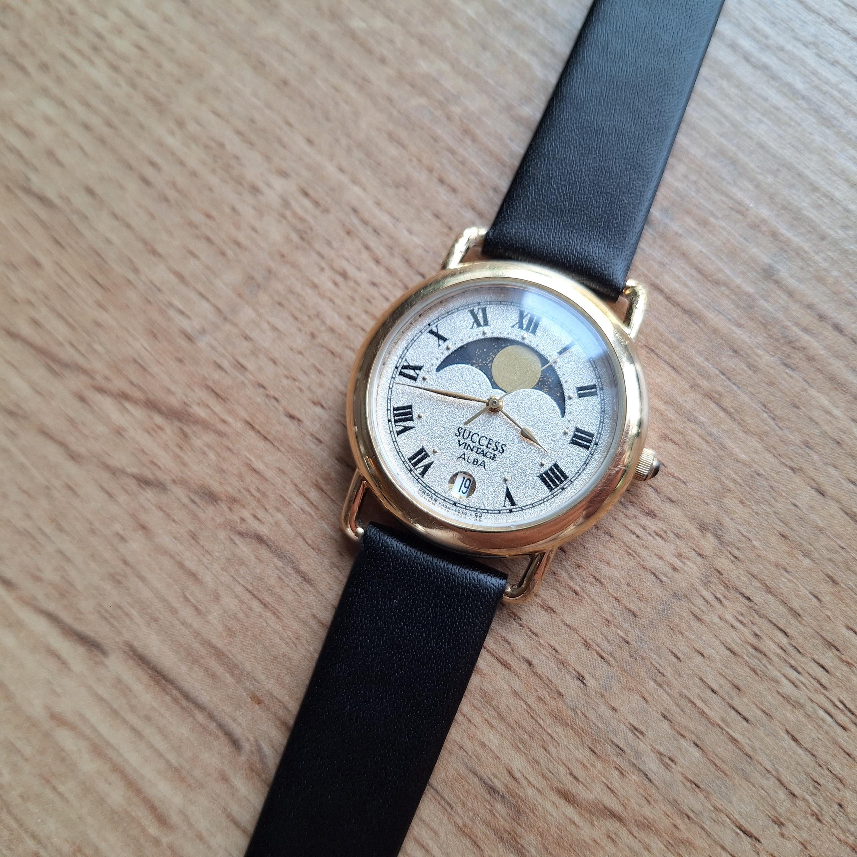 ALBA　アルバ　R&C　ムーンフィイズ　ヴィンテージ　デッドストック ALBA Seiko SUCCESS Vintage Moonphase Watch, Quartz Watch Real Moon