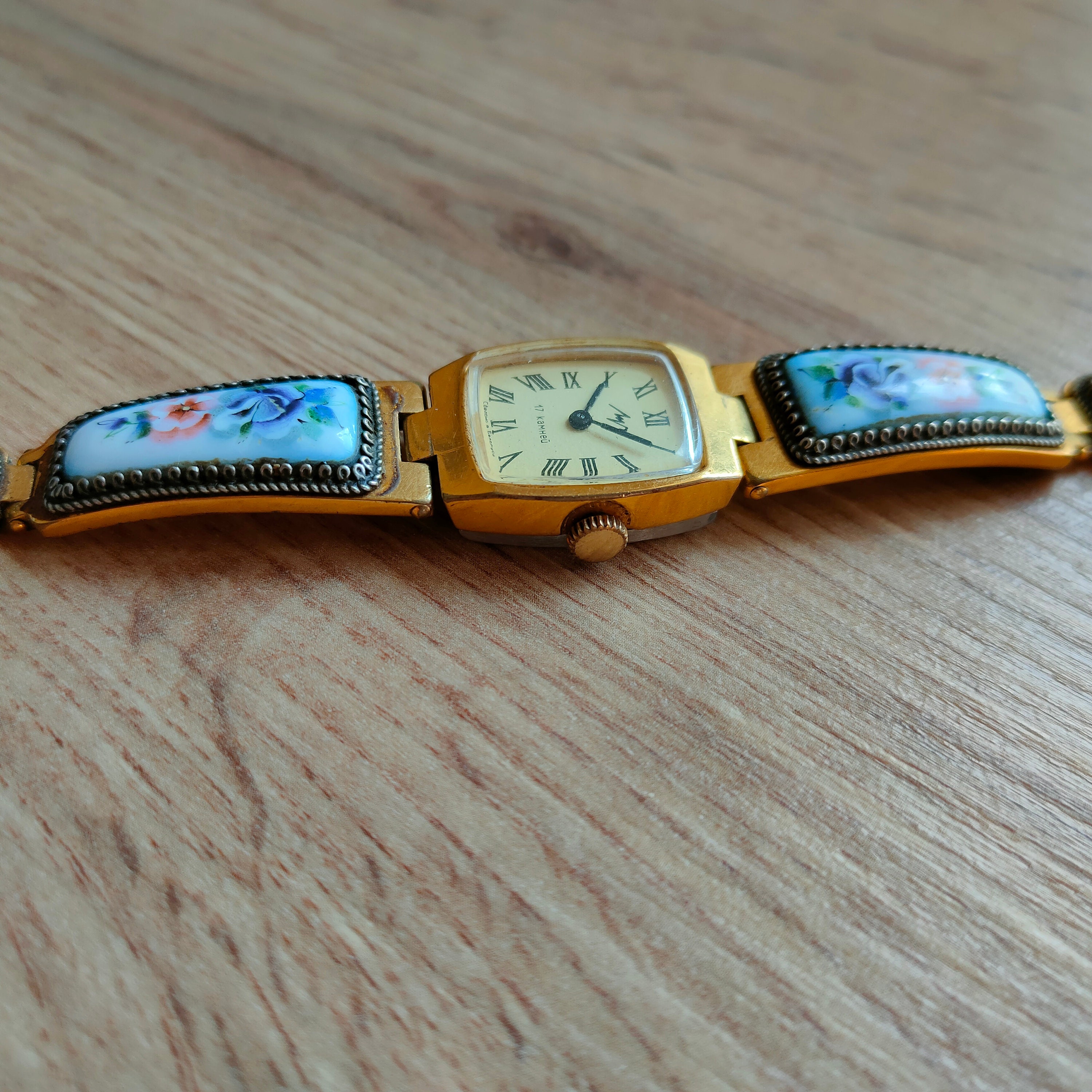 Vintage Luch Womens Watch 17mm Pink Dial Floral Enamel 15 Jewels Manual 6.75\