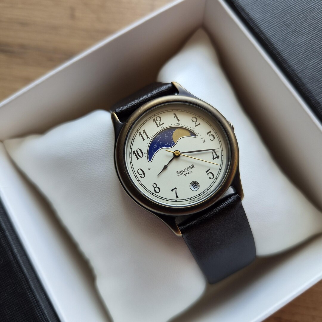 CITIZEN VEGA Junction クォーツ和腕時計 十二支 暦 Citizen Vega Junction Square Quartz Watch With Moon Phases