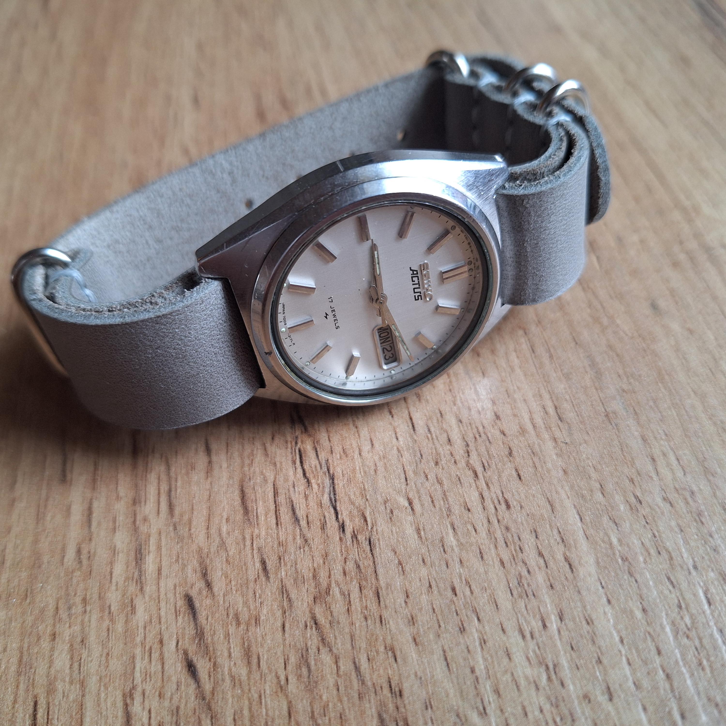 Rare SEIKO 5 Actus Ref. 7009-8330, Vintage Classic Japan Watch