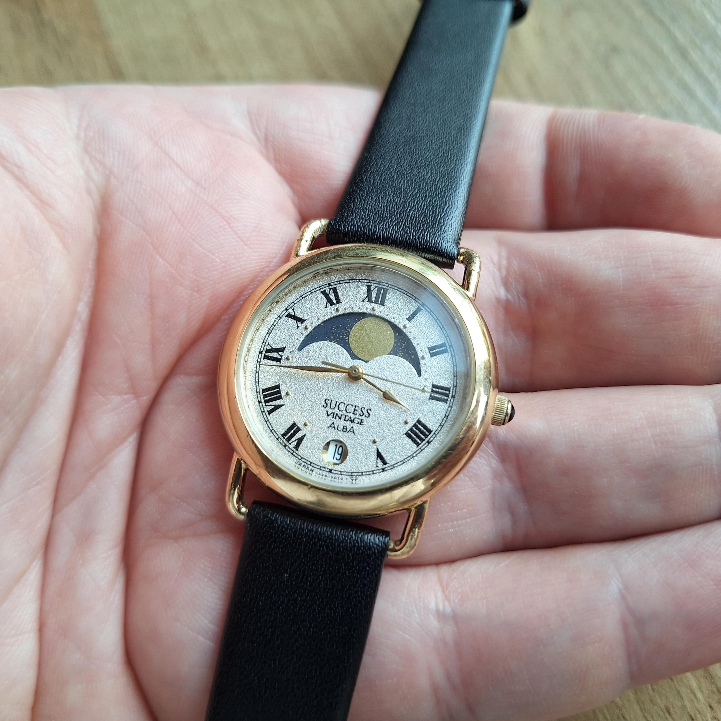 ALBA Seiko SUCCESS Vintage Moonphase Watch, Quartz Watch Real Moon ALBA Seiko SUCCESS Vintage Moonphase Watch, Quartz Watch Real Moon