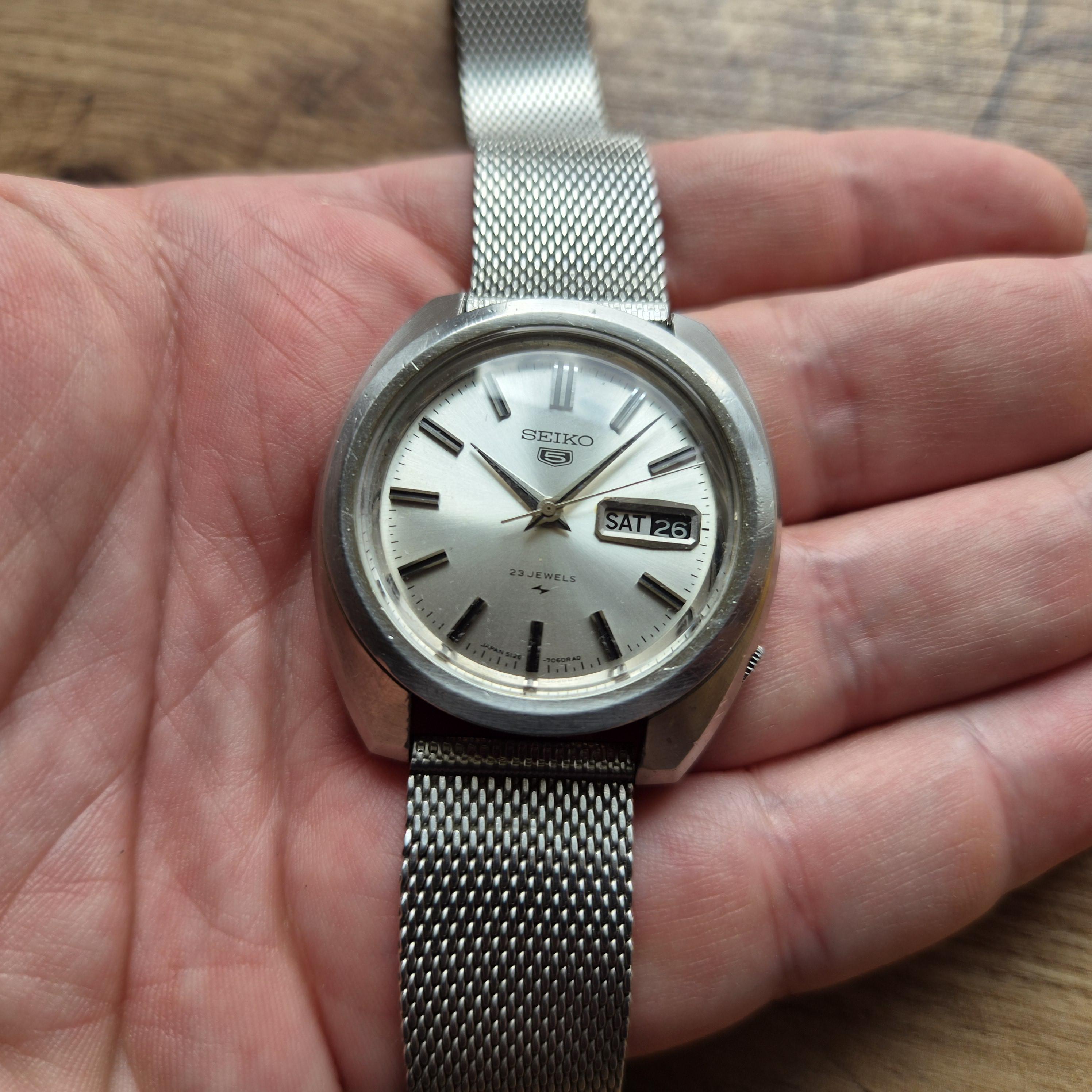 希少なセイコー5 Ref. 5126-7020、ヴィンテージの希少な日本製腕時計